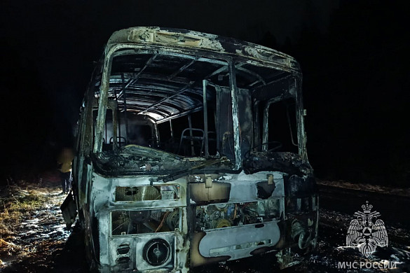 В Кинешемском районе сгорел автобус
